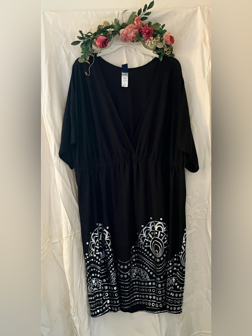 Swimsuits For All Black V-Neck Tunic with silver Printed Hem Motif size 26